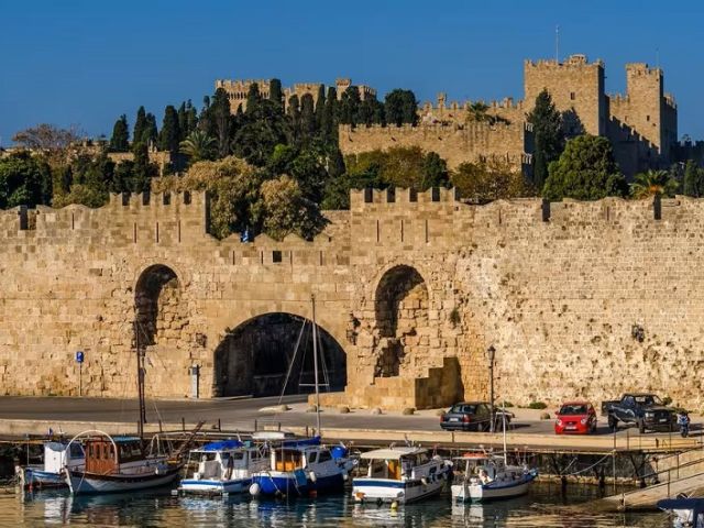 Rodos Adası Turu | 4 Yıldızlı Oda Kahvaltı | Marmaris Çıkışlı 2 Gece 3 Gün